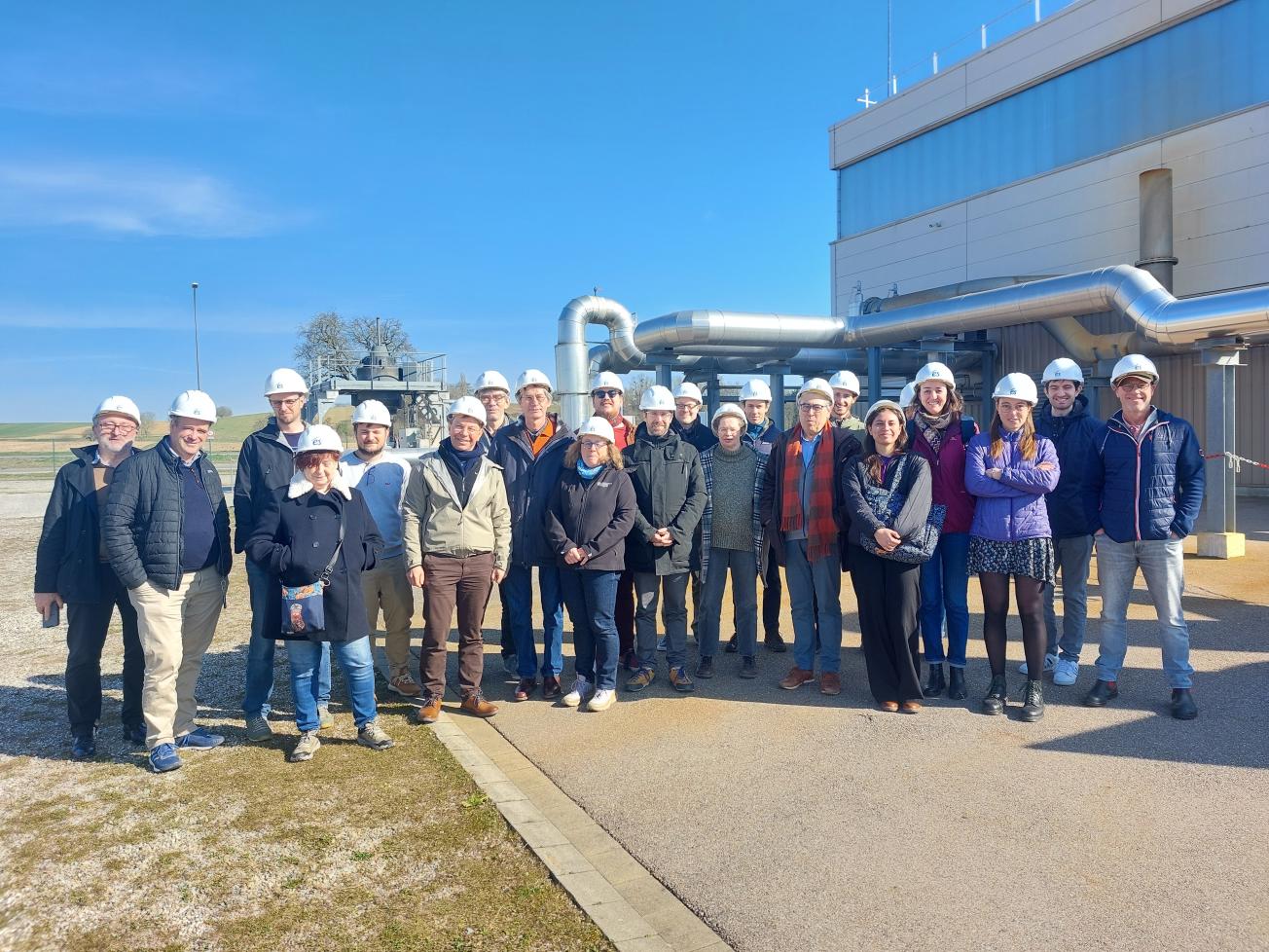 Participant·e·s à la réunion annuelle du projet, en visite à la centrale de géothermie profonde de Rittershoffen, le 07 mars 2025.