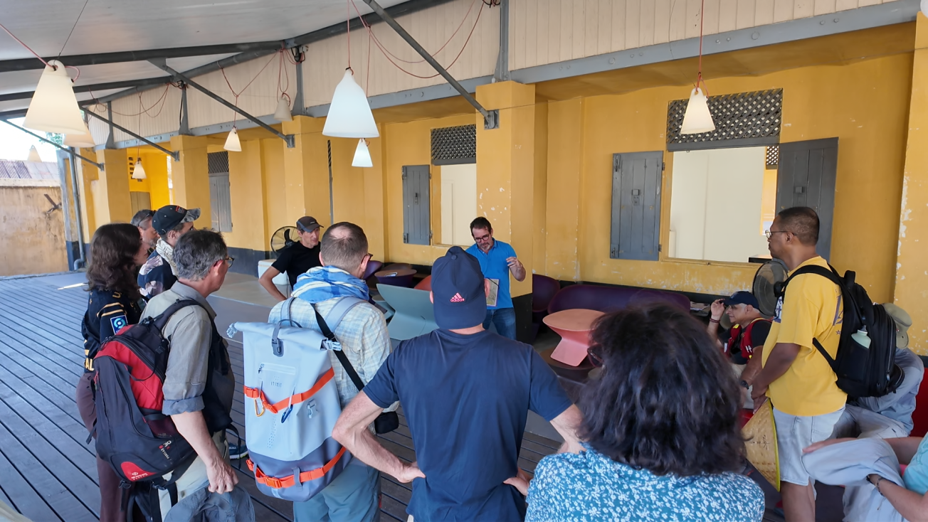 Sur la piste de Paul Isnard du côté de Saint-Laurent-du-Maroni (Guyane) : quand l'image révèle les relations des sociétés guyanaises à leur sous-sol.