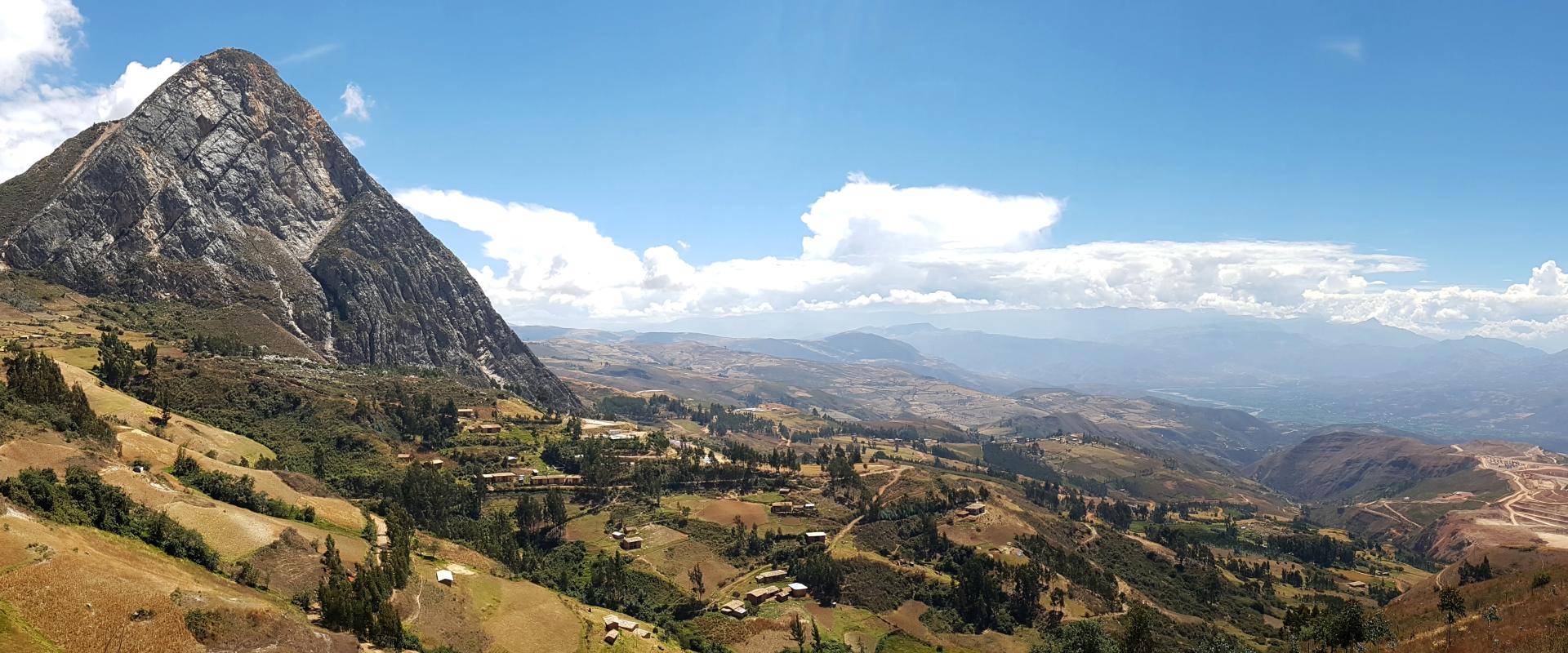 Algamarca anticline and Shahuindo mine in Perou from which the orgmet concept is inspired